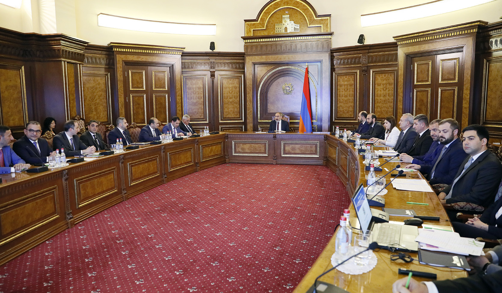 Նիկոլ Փաշինյանի գլխավորությամբ տեղի է ունեցել խորհրդակցություն. քննարկվել է 2023-2025թթ. միջնաժամկետ ծախսերի ծրագրի (ՄԺԾԾ) նախագիծը
