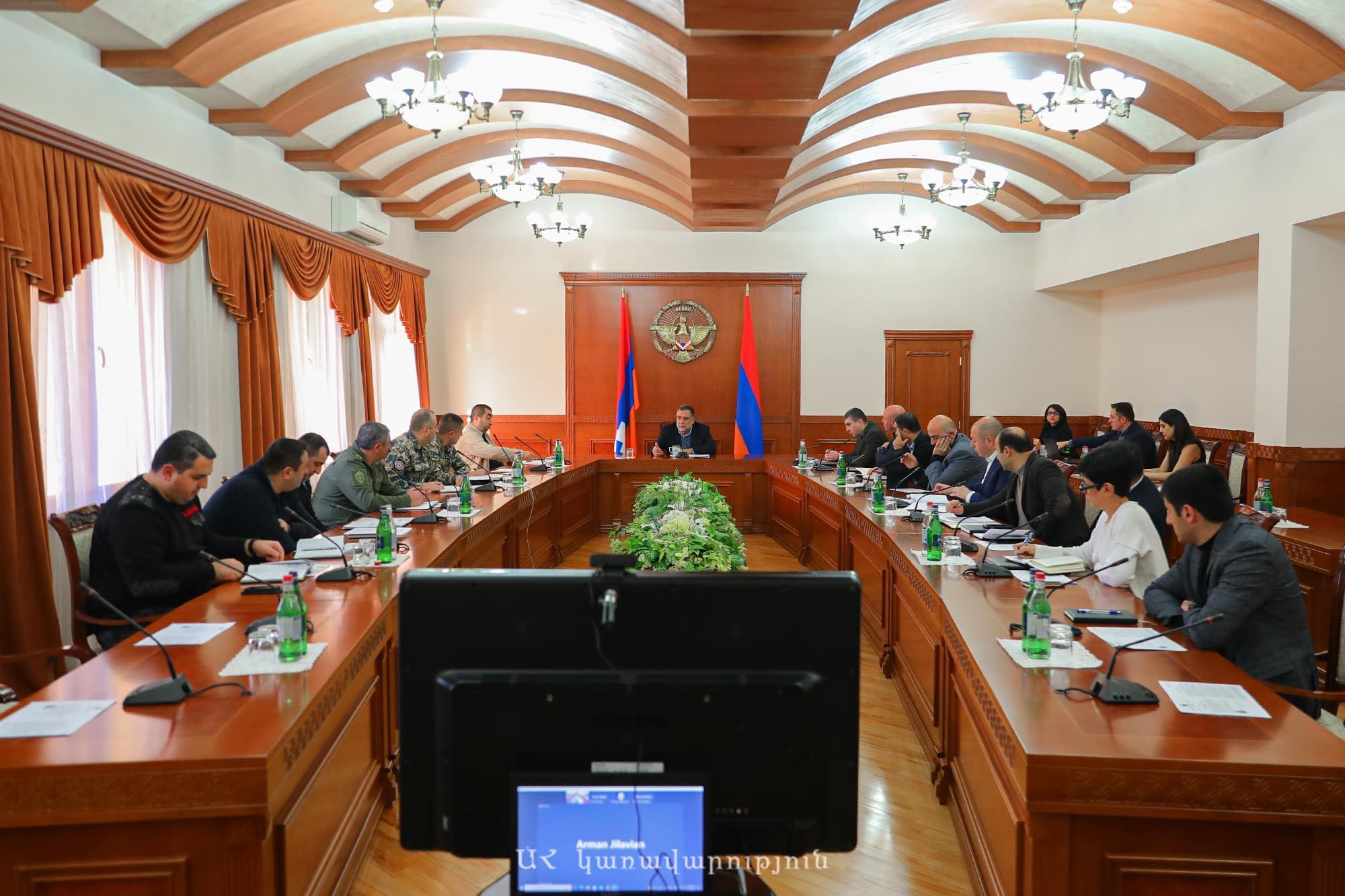 Արցախը Հայաստանին կապող ճանապարհը շարունակում է փակ մնալ․ԱՀ կառավարության նիստում քննարկվել են ստեղծված ճգնաժամային իրավիճակի կառավարման քայլերը